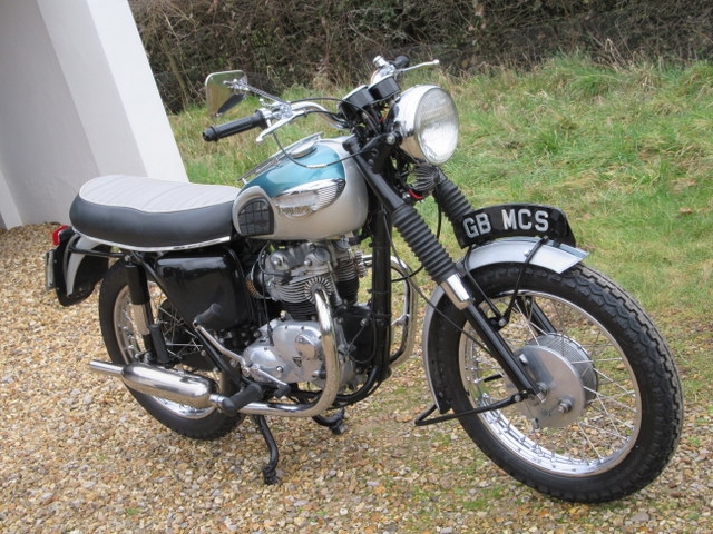 Triumph T100P
