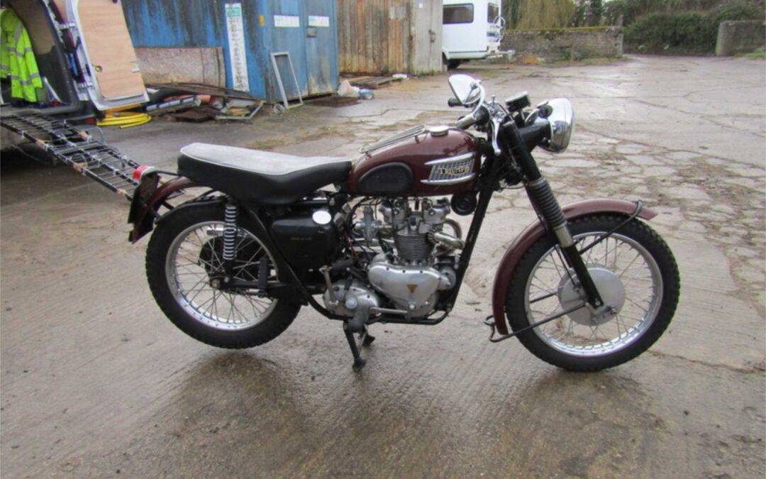 1959 Triumph 6T with TR5 close fin motor