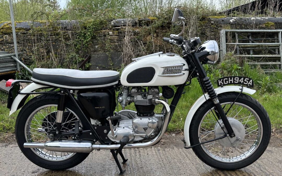 1963 Triumph T120 Bonneville – White