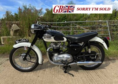 1958 Triumph T110 Black & Ivory