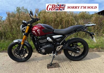2024 Triumph Speed 400 – 400cc ’74 Plate